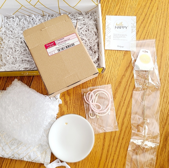 ๐50% OFF๐๐๐ฟ NWTโผ๏ธ Thirty-One "Hello Happy Love" Gift Boxed Set - Picture 13 of 15